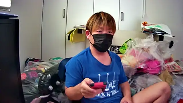 Snapshot of Osikokusama chatting on 10.15.25 Osikokusama online show from 10.15.25