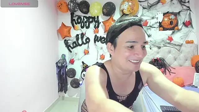 tania lucia1 online show from 10.24.25