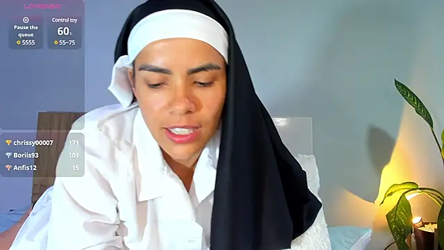 ClaraMariaMon online show from 12.17.24