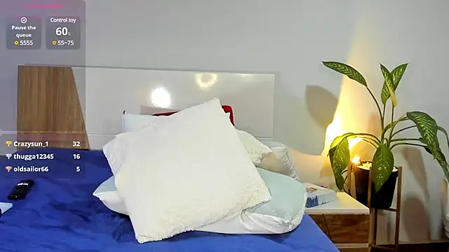 ClaraMariaMon online show from 12.23.24