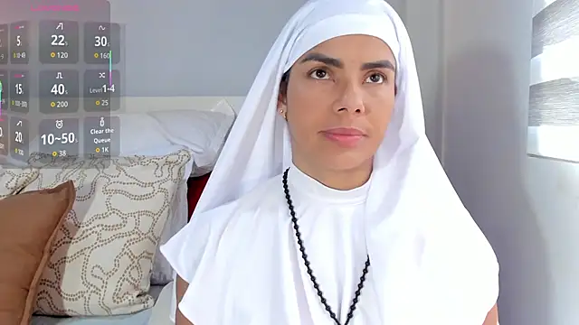 Snapshot of ClaraMariaMon chatting on 10.09.25 ClaraMariaMon online show from 10.09.25