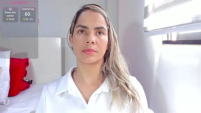 Snapshot of ClaraMariaMon chatting on 10.19.25 ClaraMariaMon online show from 10.19.25