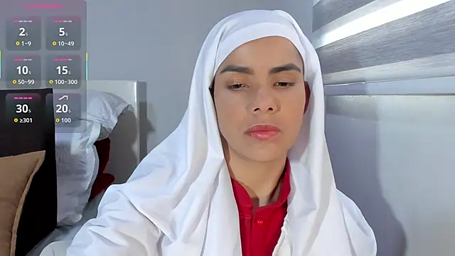 Snapshot of ClaraMariaMon chatting on 10.20.25 ClaraMariaMon online show from 10.20.25