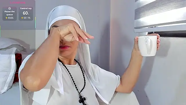 Snapshot of ClaraMariaMon chatting on 10.25.25 ClaraMariaMon online show from 10.25.25