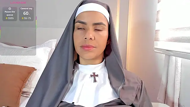 Snapshot of ClaraMariaMon chatting on 11.11.25 ClaraMariaMon online show from 11.11.25