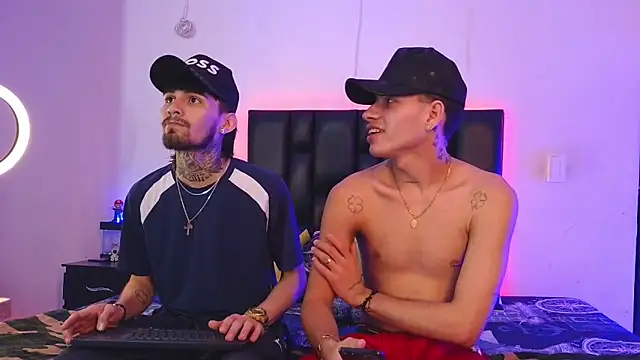 Snapshot of Brutal_Sex_Fucking chatting on 10.21.25 Brutal Sex Fucking online show from 10.21.25