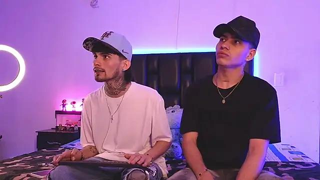 Snapshot of Brutal_Sex_Fucking chatting on 10.28.25 Brutal Sex Fucking online show from 10.28.25