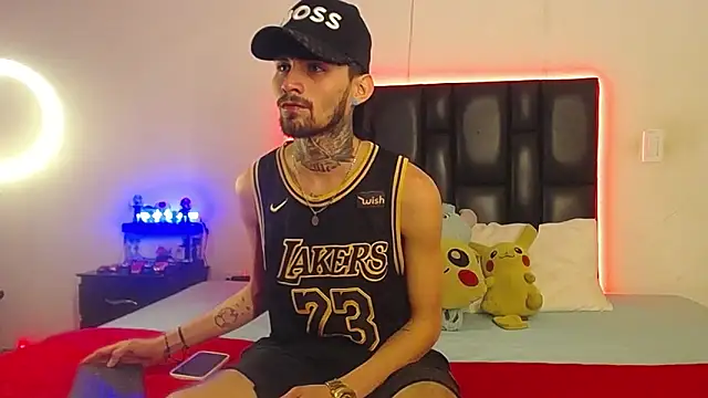 Snapshot of Brutal_Sex_Fucking chatting on 11.11.25 Brutal Sex Fucking online show from 11.11.25