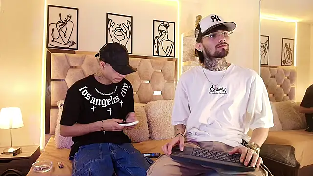 Snapshot of Brutal_Sex_Fucking chatting on 11.16.25 Brutal Sex Fucking online show from 11.16.25