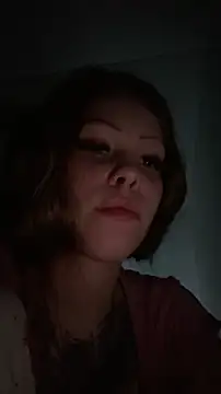 Snapshot of Highschoolpussy chatting on 02.01.25 Highschoolpussy online show from 02.01.25