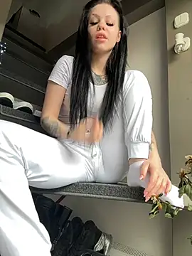 Snapshot of Highschoolpussy chatting on 03.14.25 Highschoolpussy online show from 03.14.25