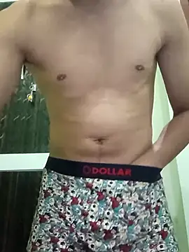 Snapshot of xyrus_ chatting on 03.19.25 xyrus online show from 03.19.25