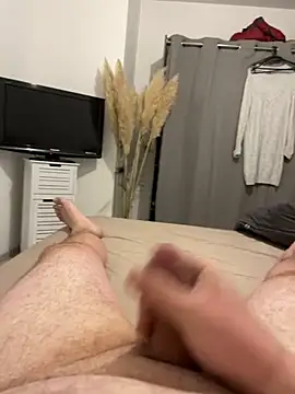 Snapshot of plaisir85 chatting on 12.19.24 plaisir85 online show from 12.19.24