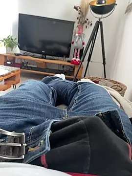 Snapshot of plaisir85 chatting on 12.30.24 plaisir85 online show from 12.30.24