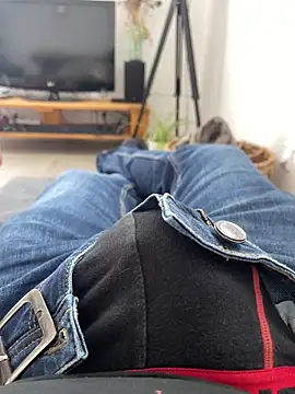 Snapshot of plaisir85 chatting on 02.06.25 plaisir85 online show from 02.06.25