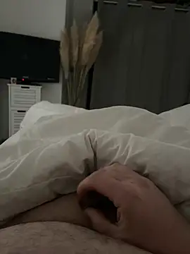 Snapshot of plaisir85 chatting on 02.28.25 plaisir85 online show from 02.28.25