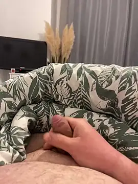 Snapshot of plaisir85 chatting on 03.12.25 plaisir85 online show from 03.12.25