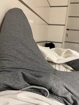 Snapshot of young1fucker chatting on 12.16.24 young1fucker online show from 12.16.24