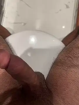 Snapshot of young1fucker chatting on 12.29.24 young1fucker online show from 12.29.24