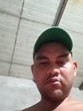 Snapshot of travieso2893 chatting on 03.14.25 travieso2893 online show from 03.14.25