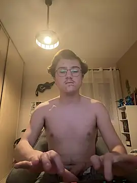 Snapshot of enzolb chatting on 02.19.25 enzolb online show from 02.19.25