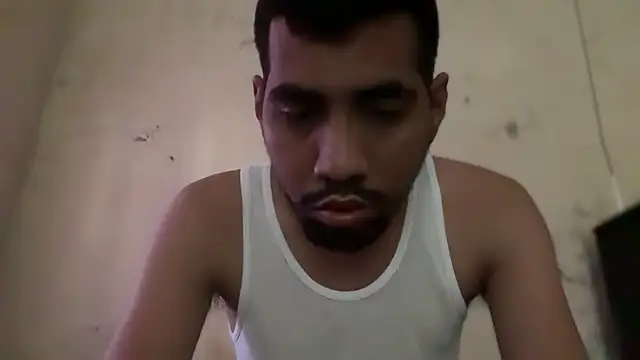 Snapshot of EnriquePersian197 chatting on 12.28.24 EnriquePersian197 online show from 12.28.24