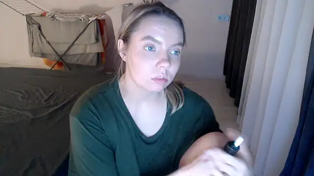 PolinaXXXJones online show from 02.04.25