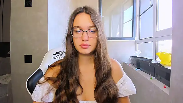 Snapshot of fancy_bunny chatting on 09.24.25 fancy bunny online show from 09.24.25