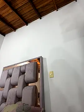 melyescobar online show from 11.02.25