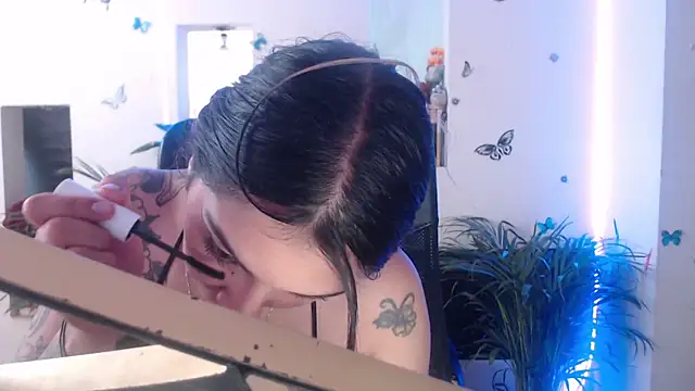 Snapshot of Lia-mitch chatting on 05.04.26 Lia-mitch online show from 05.04.26