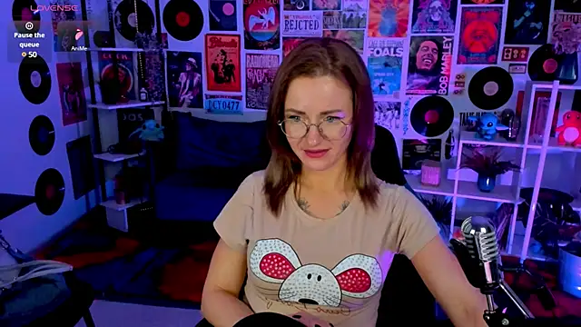 Snapshot of LadyIzabel chatting on 03.03.25 LadyIzabel online show from 03.03.25