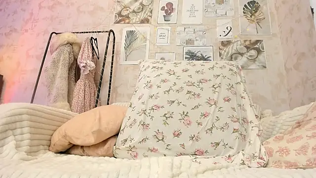 Snapshot of Luafy_Toddy chatting on 10.14.25 Luafy Toddy online show from 10.14.25