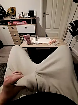 Snapshot of Kevindauerhorny chatting on 01.20.25 Kevindauerhorny online show from 01.20.25