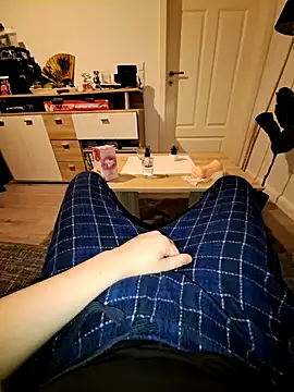 Snapshot of Kevindauerhorny chatting on 01.23.25 Kevindauerhorny online show from 01.23.25