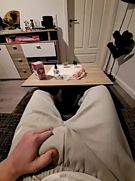 Snapshot of Kevindauerhorny chatting on 02.19.25 Kevindauerhorny online show from 02.19.25