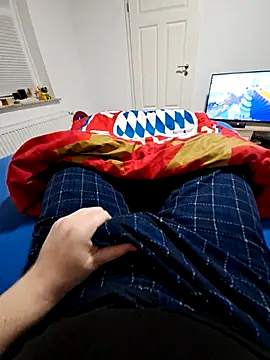 Snapshot of Kevindauerhorny chatting on 11.13.25 Kevindauerhorny online show from 11.13.25