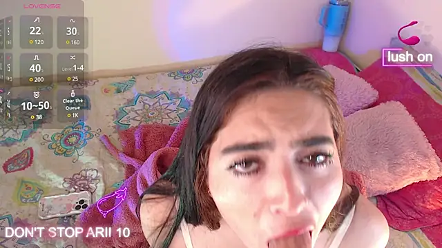Snapshot of Arii_vega_ chatting on 12.22.24 Arii vega  online show from 12.22.24