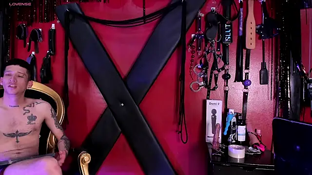 Snapshot of alexa_n_alex chatting on 10.13.25 alexa n alex online show from 10.13.25