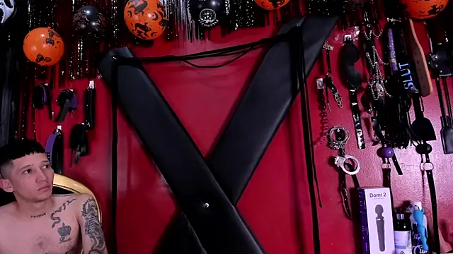 Snapshot of alexa_n_alex chatting on 10.22.25 alexa n alex online show from 10.22.25