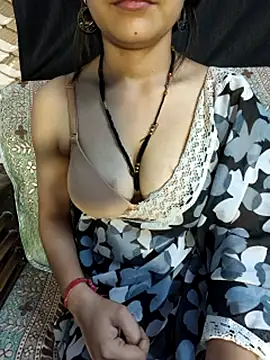 Snapshot of Bulbul_02 chatting on 04.23.26 Bulbul 02 online show from 04.23.26