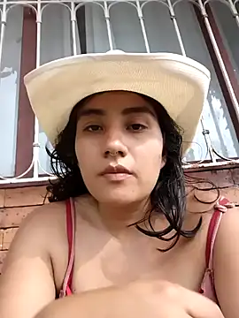 Snapshot of Hellen_Alex chatting on 12.13.24 Hellen Alex online show from 12.13.24