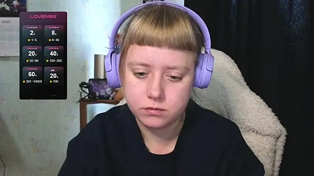 Snapshot of June_shy0 chatting on 09.30.25 June shy0 online show from 09.30.25