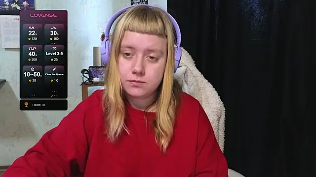 Snapshot of June_shy0 chatting on 10.17.25 June shy0 online show from 10.17.25