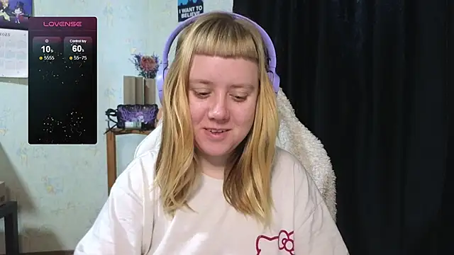 Snapshot of June_shy0 chatting on 10.19.25 June shy0 online show from 10.19.25