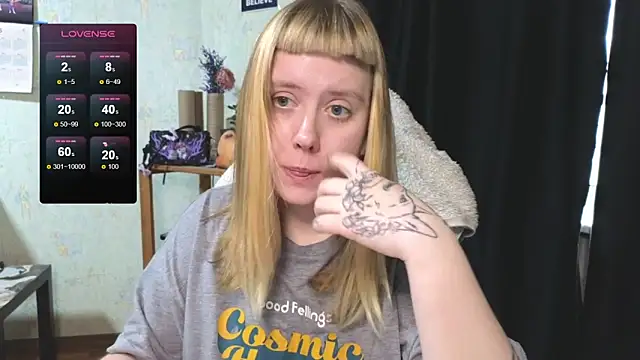 Snapshot of June_shy0 chatting on 11.01.25 June shy0 online show from 11.01.25