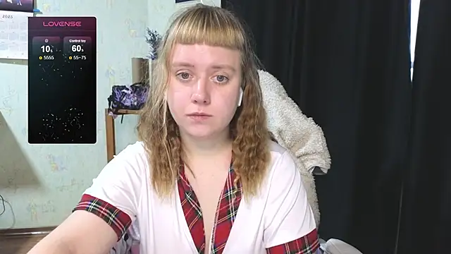 Snapshot of June_shy0 chatting on 11.06.25 June shy0 online show from 11.06.25