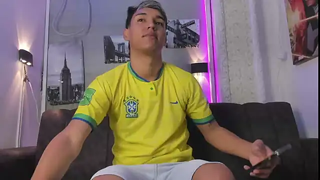 Snapshot of ryan_carter08 chatting on 10.01.25 ryan carter08 online show from 10.01.25