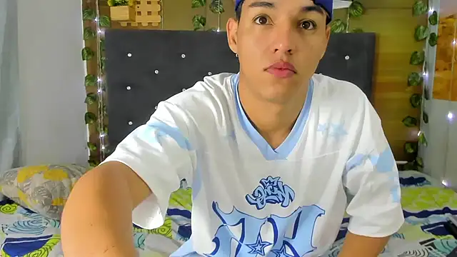 Snapshot of ryan_carter08 chatting on 10.11.25 ryan carter08 online show from 10.11.25