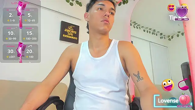 Snapshot of ryan_carter08 chatting on 10.15.25 ryan carter08 online show from 10.15.25