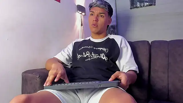 Snapshot of ryan_carter08 chatting on 10.16.25 ryan carter08 online show from 10.16.25